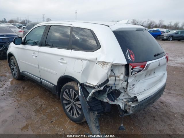 JA4AZ3A32KZ007111 Mitsubishi Outlander Es