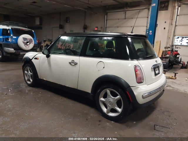 2004 MINI COOPER WMWRC33404TC48963 Photo 2