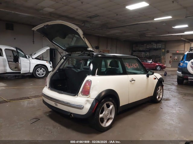 2004 MINI COOPER WMWRC33404TC48963 Photo 3