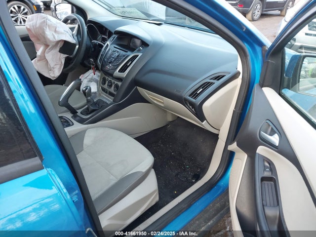 1FADP3K20EL158816 Ford FOCUS SE