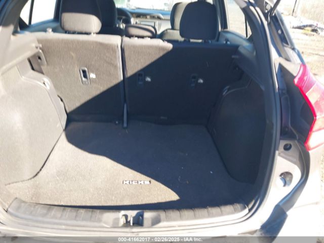 3N1CP5CU8KL560426 Nissan KICKS S