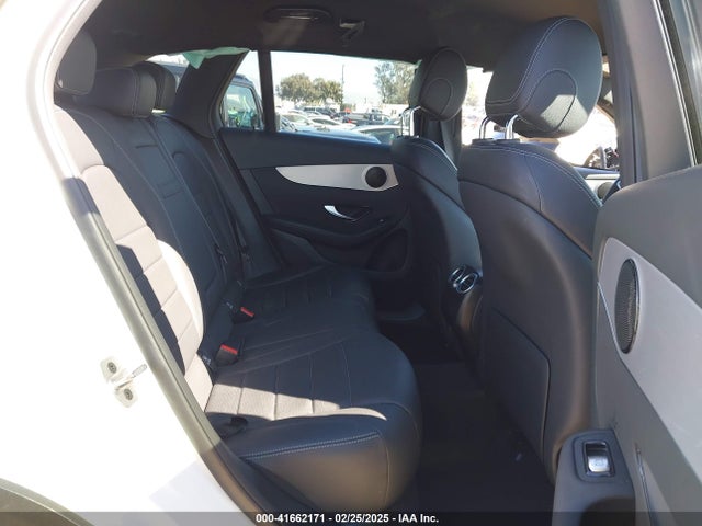 W1N0G8DB9NV372686 Mercedes-Benz Glc 300 Suv
