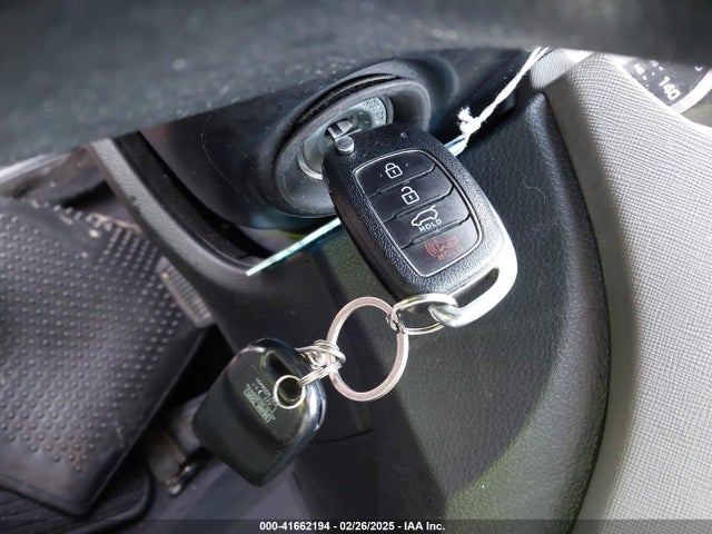 5XYZUDLB8HG390710 Hyundai Santa Fe Sport 2.4l