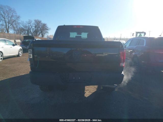 1C6RR7GGXNS218989 RAM 1500 Classic Warlock  4x4 6'4 Box