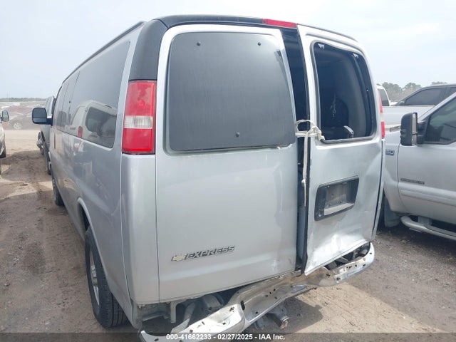 Chevrolet Express 3500 Lt 2017 1GAZGPFG7H1144255 Image 3