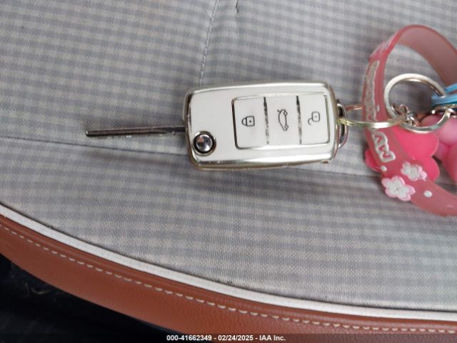 3VWF17AT6FM607306 Volkswagen Beetle 1.8t Classic