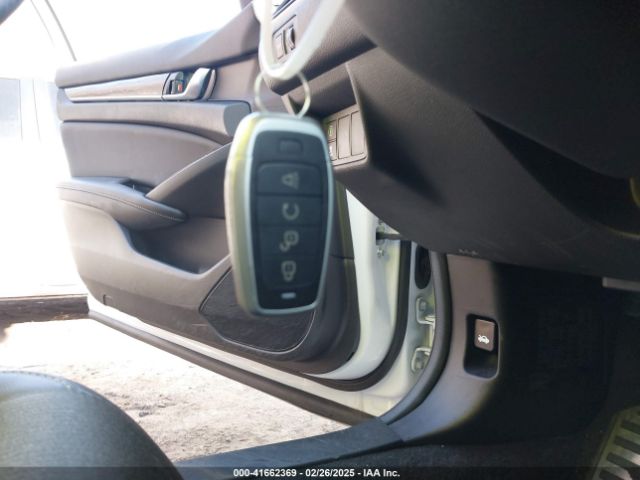 1HGCV3F22NA048188 Honda Accord Hybrid Sport