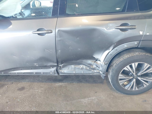 5N1AT3BB6MC680319 Nissan Rogue Sv Intelligent Awd