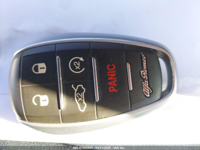 ZARFANBN0K7612860 Alfa Romeo Giulia Ti Sport Awd