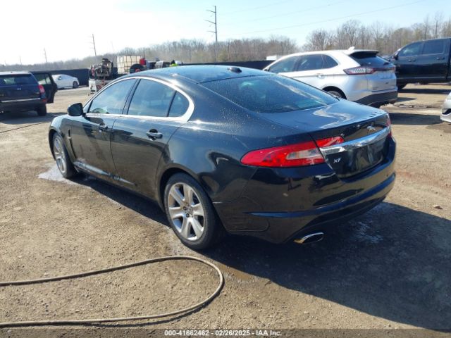 2011 JAGUAR XF SAJWA0FB7BLS01476 Photo 2