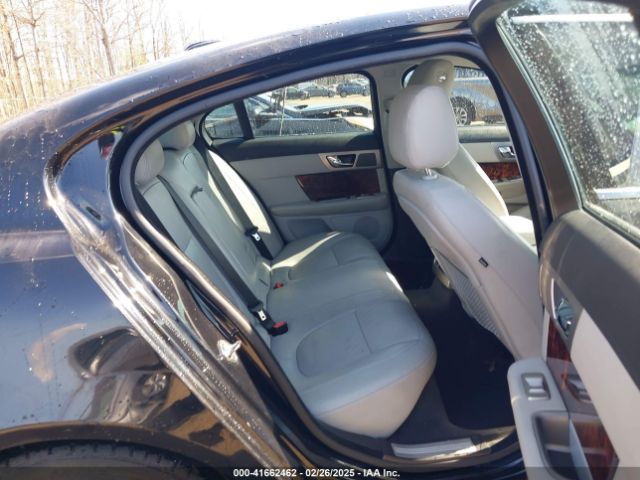 2011 JAGUAR XF SAJWA0FB7BLS01476 Photo 7