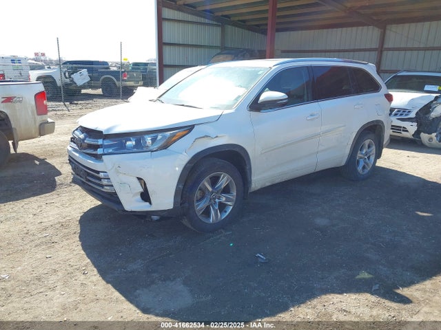 Toyota Highlander Limited 2018 5TDDZRFH6JS858113 Image 2