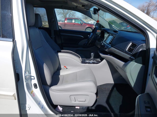 Toyota Highlander Limited 2018 5TDDZRFH6JS858113 Image 5