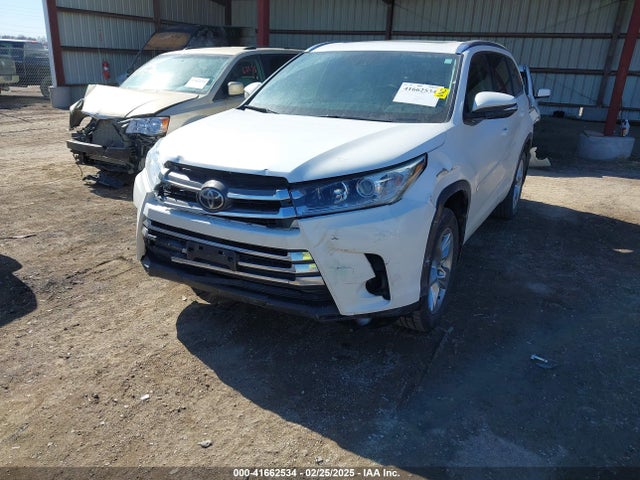 Toyota Highlander Limited 2018 5TDDZRFH6JS858113 Image 6