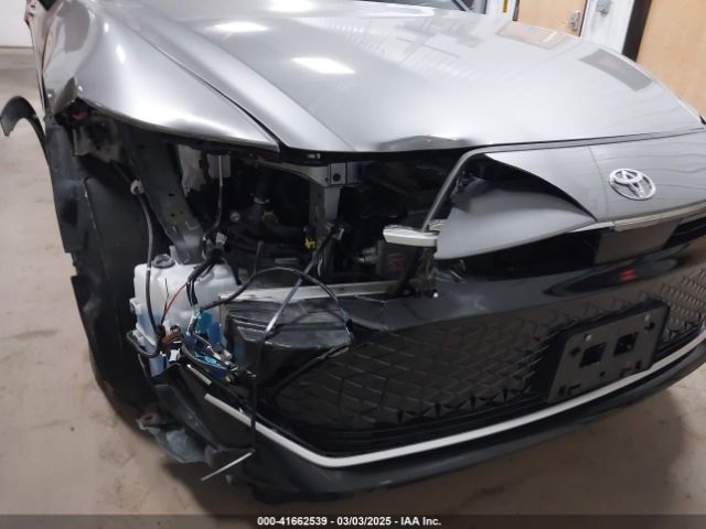 JTDAAAAF4R3024095 Toyota Crown Xle