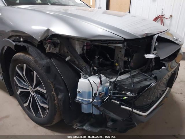 JTDAAAAF4R3024095 Toyota Crown Xle