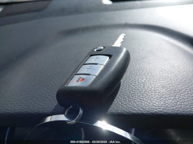JN1BJ1CP8KW217223 Nissan Rogue Sport S