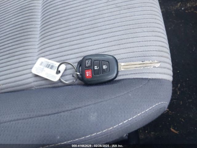 JTMWFREV6FD066961 Toyota Rav4 Xle