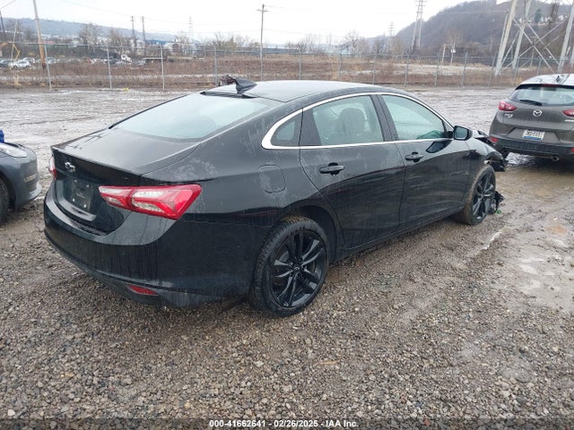 1G1ZD5STXSF102818 Chevrolet Malibu Fwd 1lt