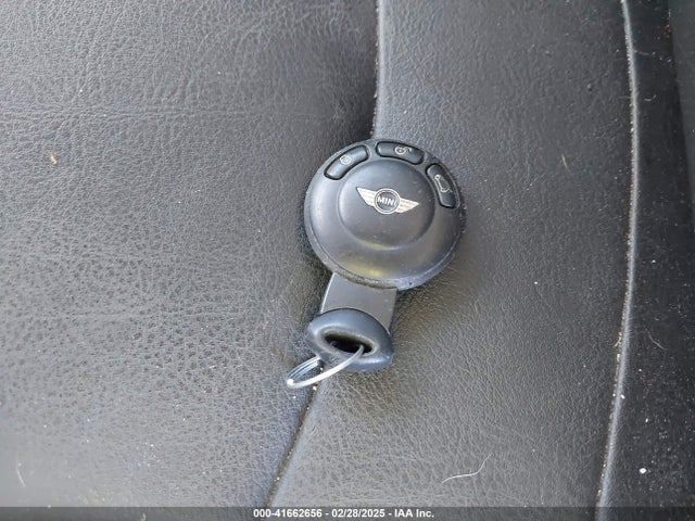 2009 MINI COOPER S WMWMF73529TW84428 Photo 10