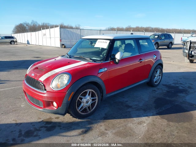 2009 MINI COOPER S WMWMF73529TW84428 Photo 1