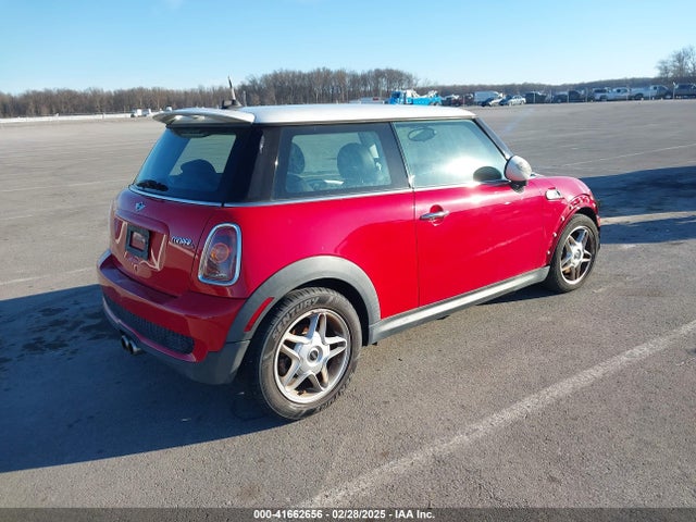 2009 MINI COOPER S WMWMF73529TW84428 Photo 3