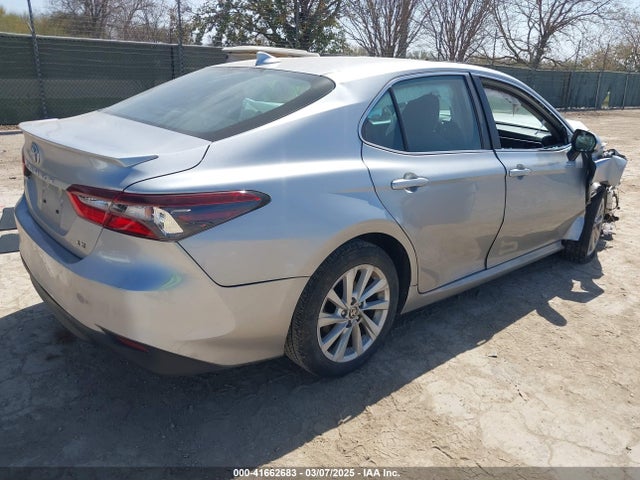 4T1C11AK9NU695736 Toyota CAMRY LE