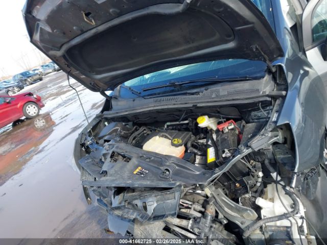 3GNCJNSB4KL389924 Chevrolet TRAX LS