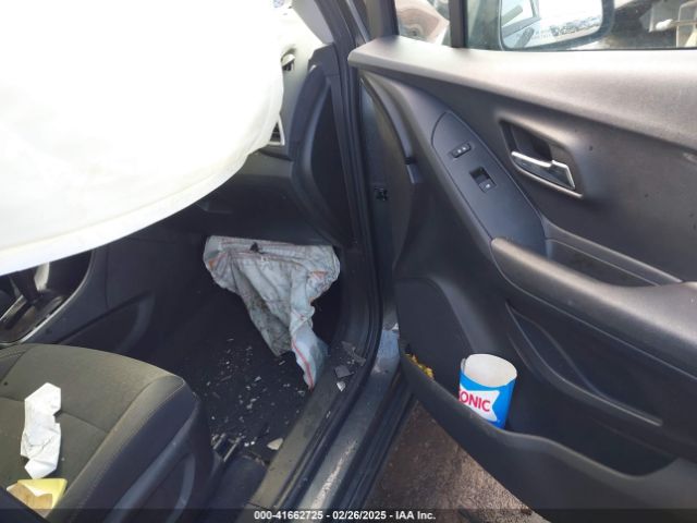 3GNCJNSB4KL389924 Chevrolet TRAX LS