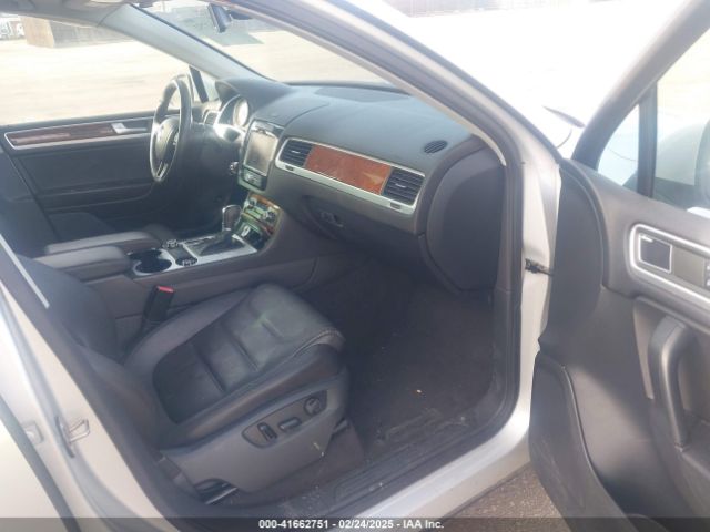 2012 VOLKSWAGEN TOUAREG WVGEK9BP8CD008211 Photo 4