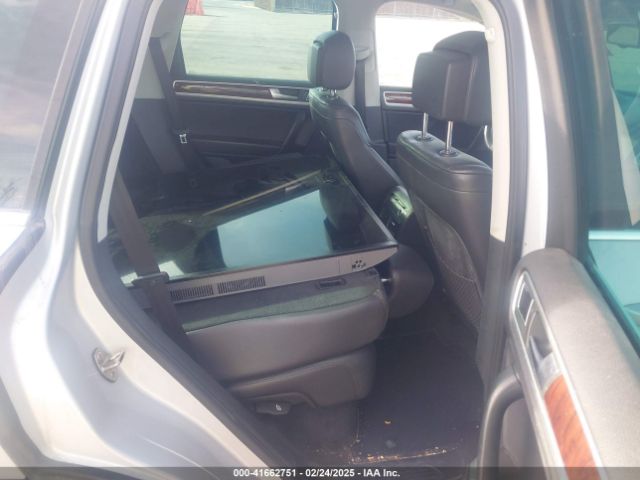 2012 VOLKSWAGEN TOUAREG WVGEK9BP8CD008211 Photo 7
