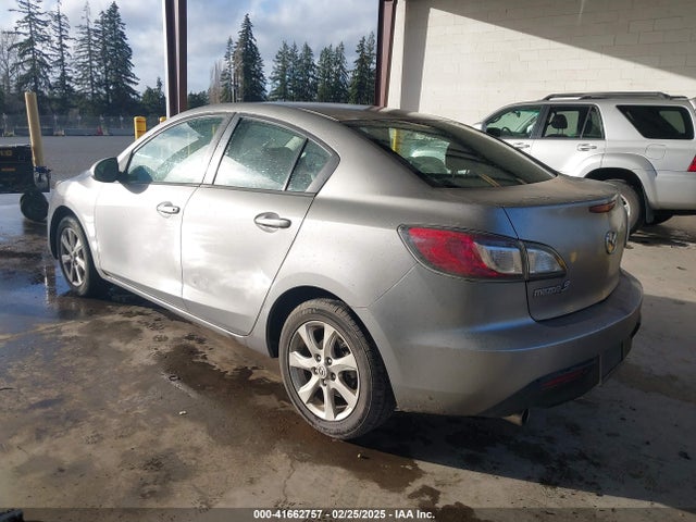 2010 MAZDA MAZDA3 JM1BL1SG1A1300951 Photo 2