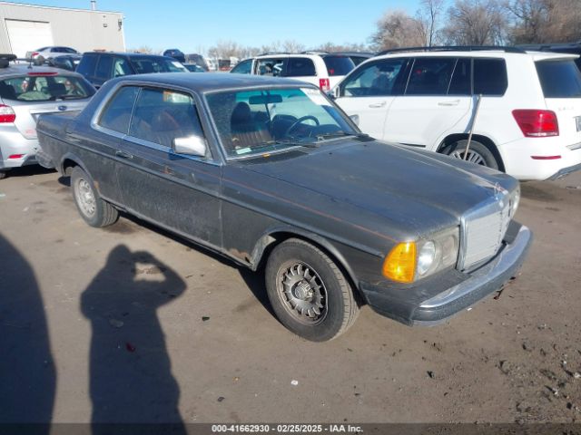 1983 MERCEDES-BENZ 300 WDBAB53A3DB003709