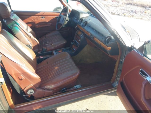 1983 MERCEDES-BENZ 300 WDBAB53A3DB003709 Photo 4