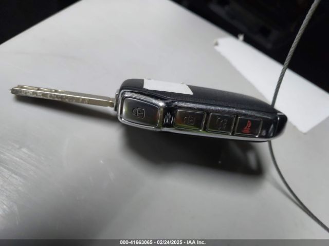 KNDJ23AU2L7045373 KIA Soul X-line