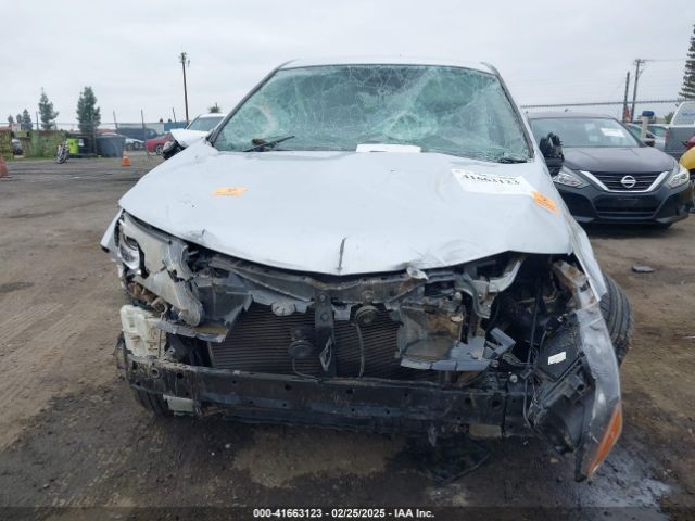 2T3ZFREV2FW155524 Toyota RAV4 LE