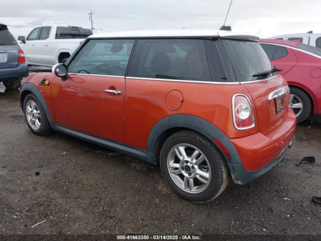 2012 MINI COOPER WMWSU3C5XCT257897 Photo 2