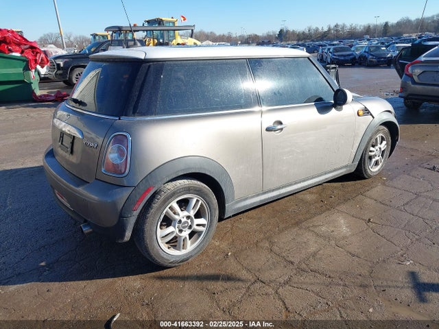 2012 MINI COOPER WMWSU3C59CT367386 Photo 3