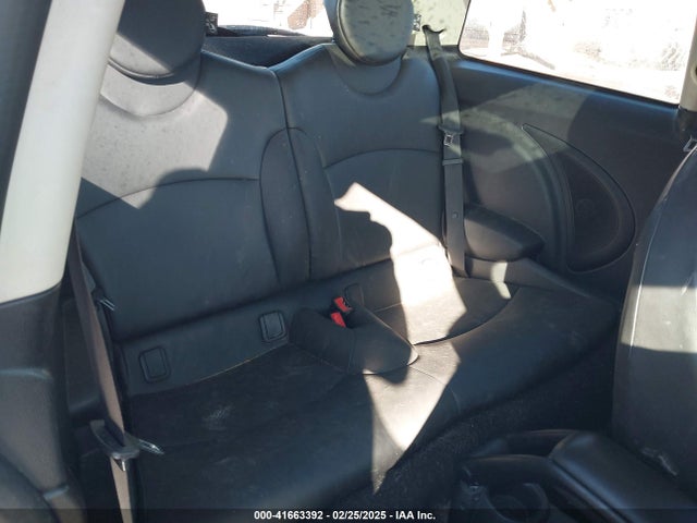 2012 MINI COOPER WMWSU3C59CT367386 Photo 7