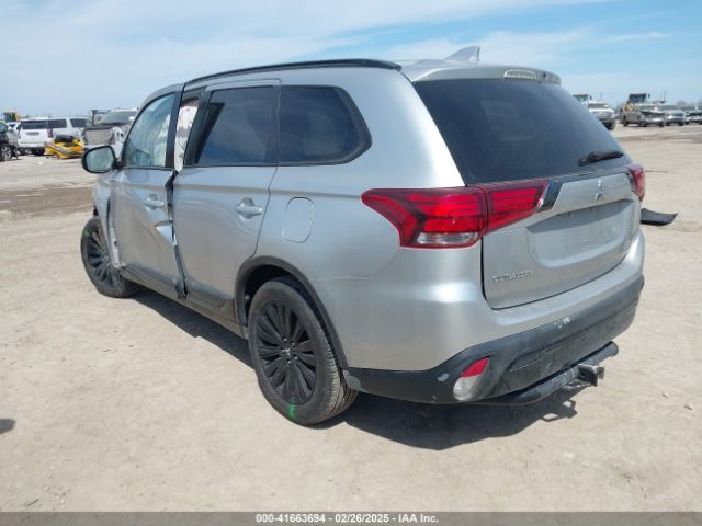 2020 MITSUBISHI OUTLANDER JA4AD3A34LJ000711 Photo 2