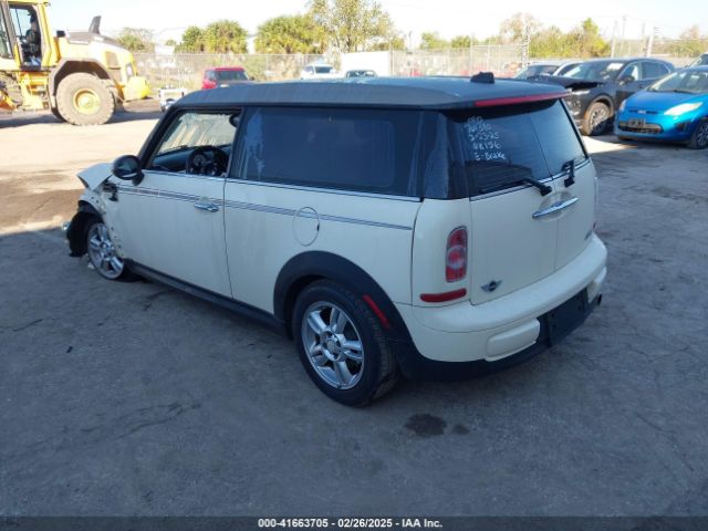 2013 MINI CLUBMAN WMWZF3C54DT491236 Photo 2