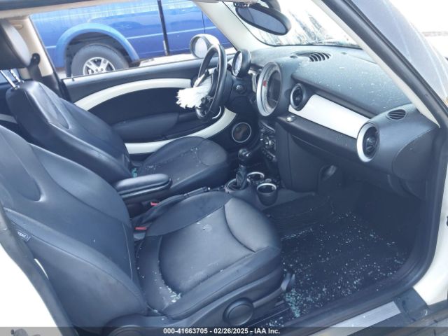 2013 MINI CLUBMAN WMWZF3C54DT491236 Photo 4