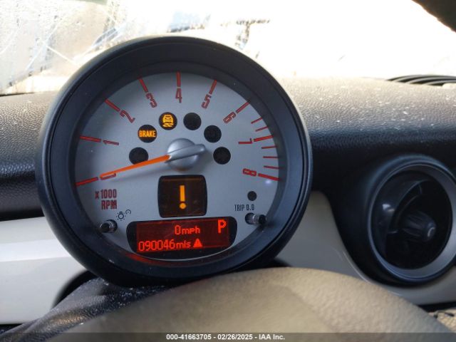 2013 MINI CLUBMAN WMWZF3C54DT491236 Photo 6