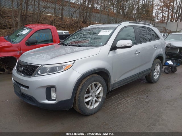 5XYKTCA65FG632435 KIA SORENTO LX