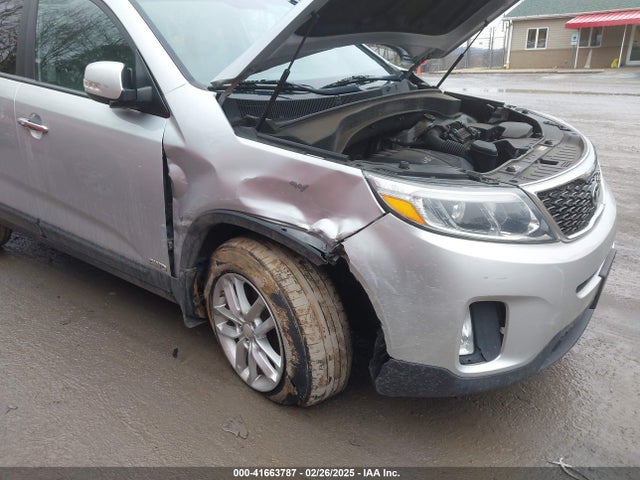 5XYKTCA65FG632435 KIA SORENTO LX