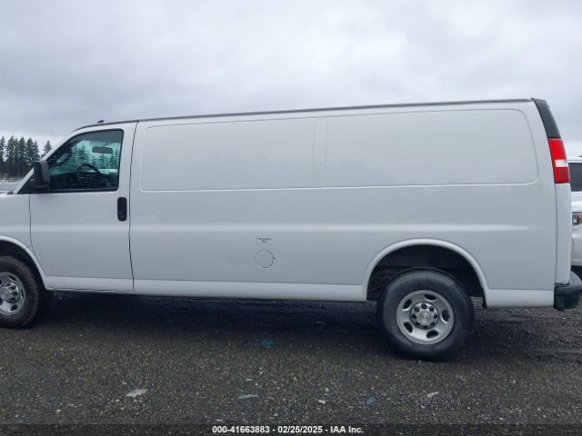 1GCWGBFP8N1220980 Chevrolet Express Cargo Rwd 2500 Extended Wheelbase Wt
