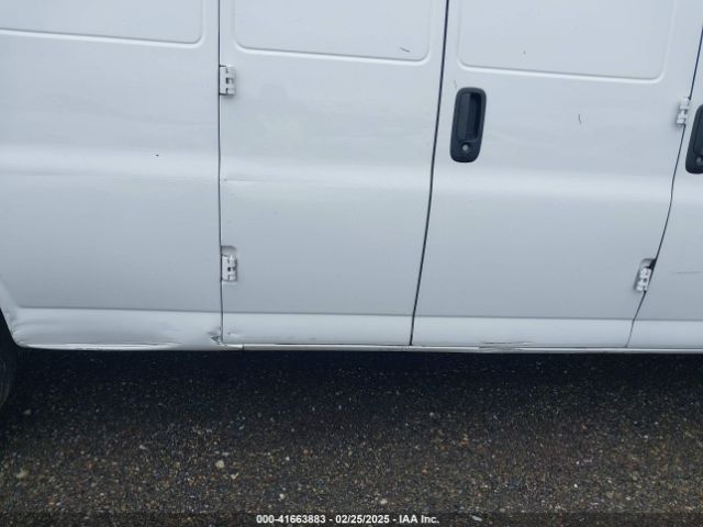 1GCWGBFP8N1220980 Chevrolet Express Cargo Rwd 2500 Extended Wheelbase Wt