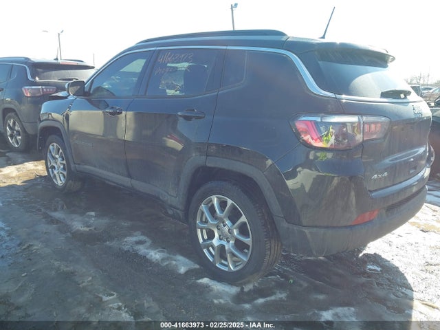 3C4NJDFBXNT236197 Jeep Compass Latitude Lux 4x4