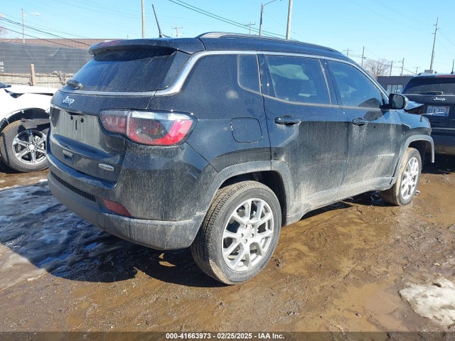 3C4NJDFBXNT236197 Jeep Compass Latitude Lux 4x4