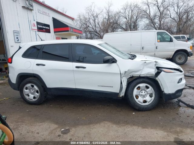 1C4PJLAB8GW108225 Jeep Cherokee Sport